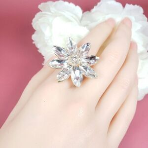 Brand New Silver Rhinestone Ring